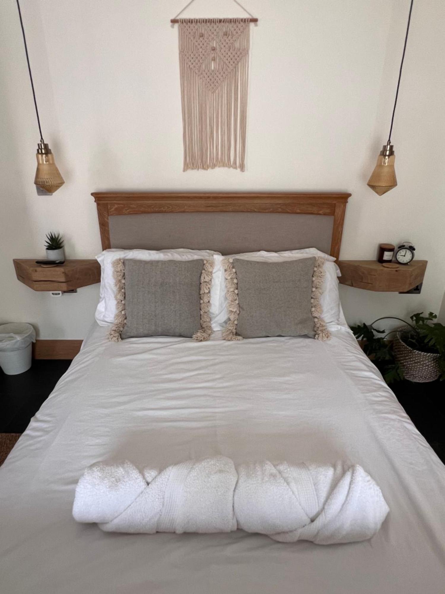 Luxury Courtyard Studio In Лланголлен Екстер'єр фото